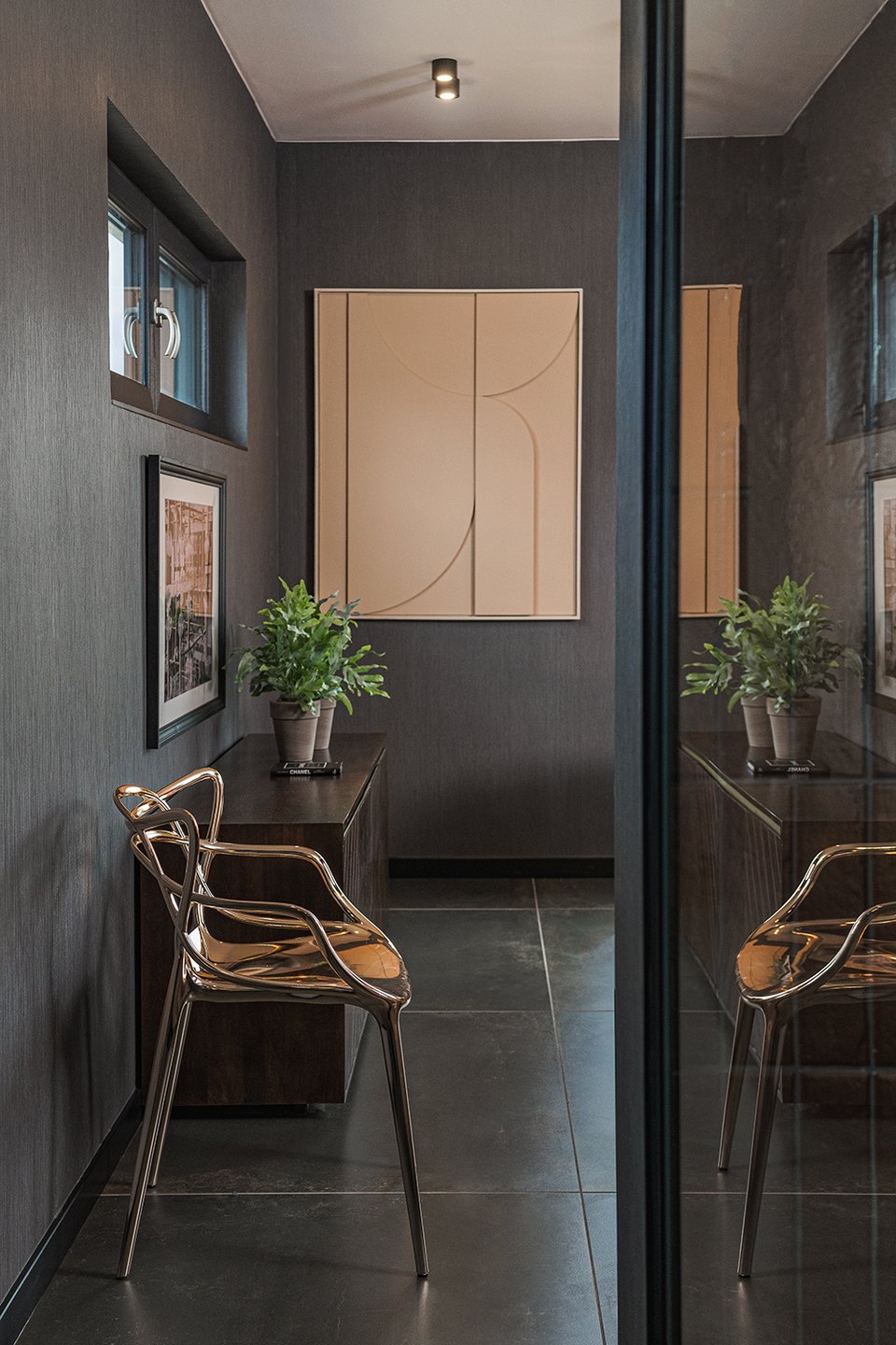 Stuhl: Kartell, Bild: HKLiving