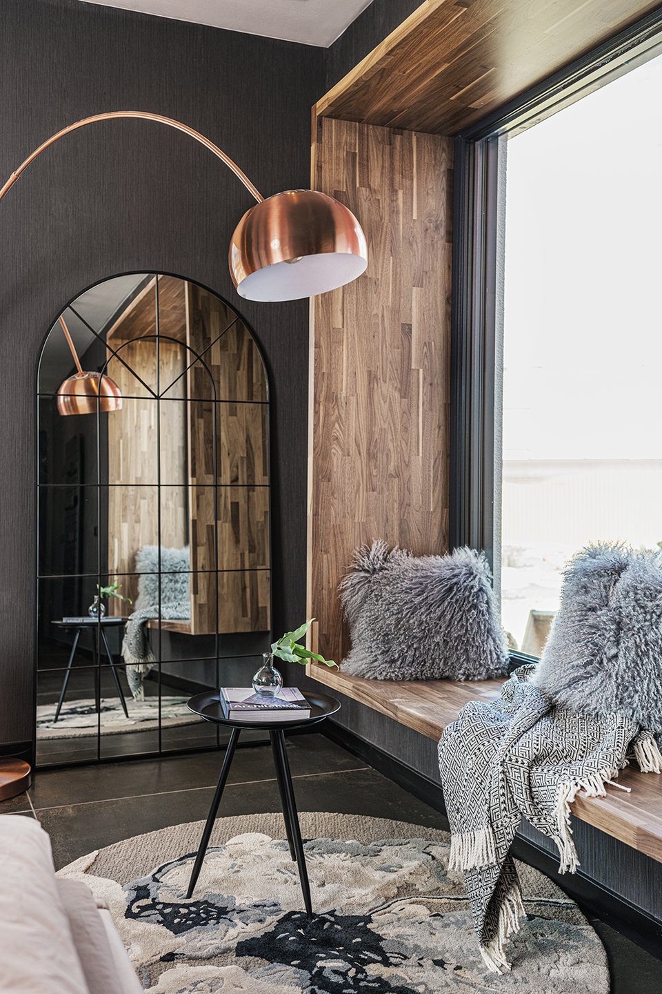 Lampe: Zuiver, Teppich: Aytm
