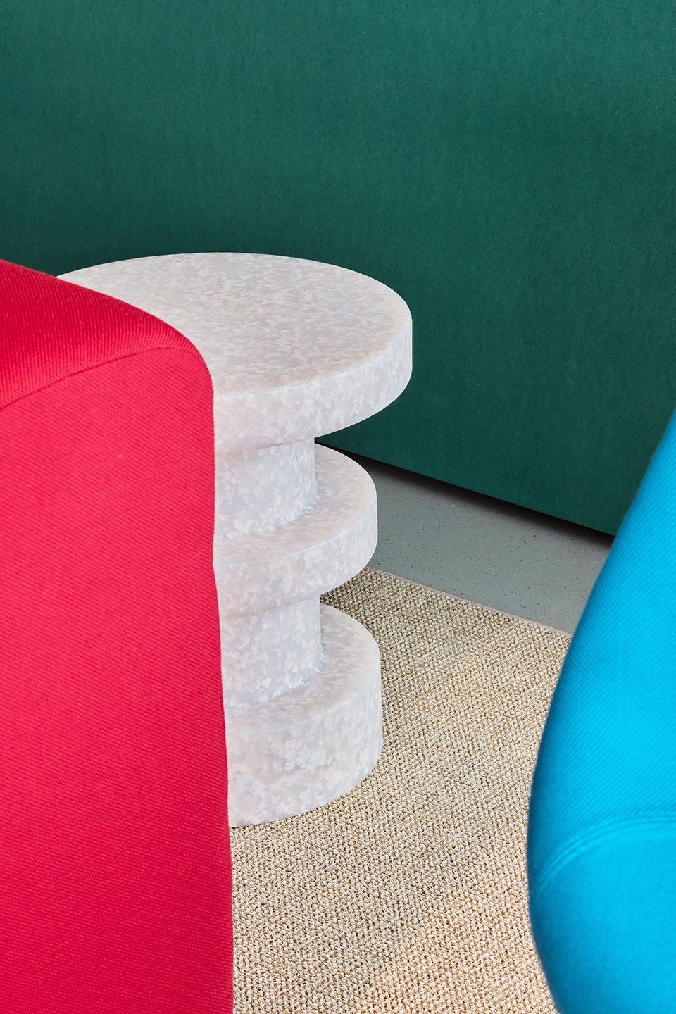 Hocker: Normann Copenhagen, Teppich: Object Carpet